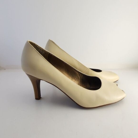 Naturalizer cream leather peep toe heels - Picture 5 of 5
